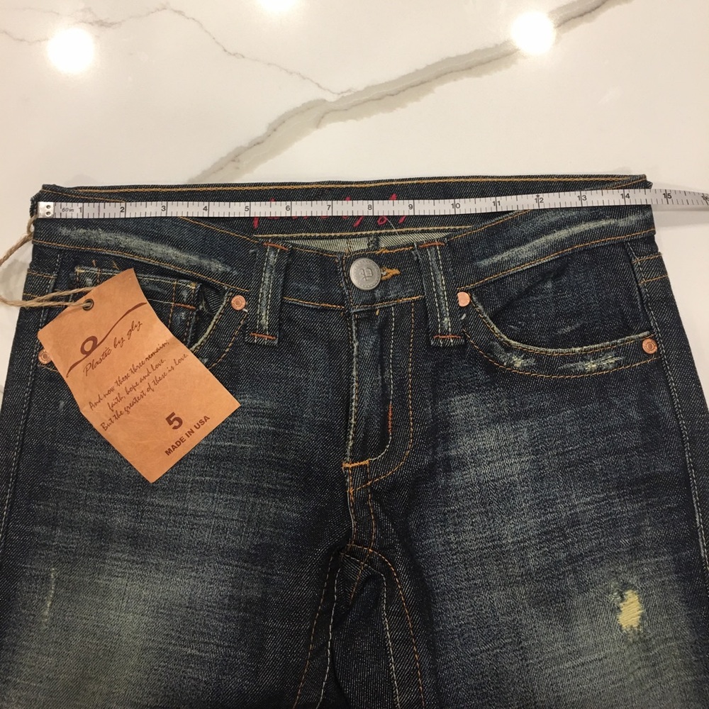 *Flared* NWT Distressed Embroidered Back Flap Pocket Jean w/ Boot Cut Flare - Picture 7 of 7